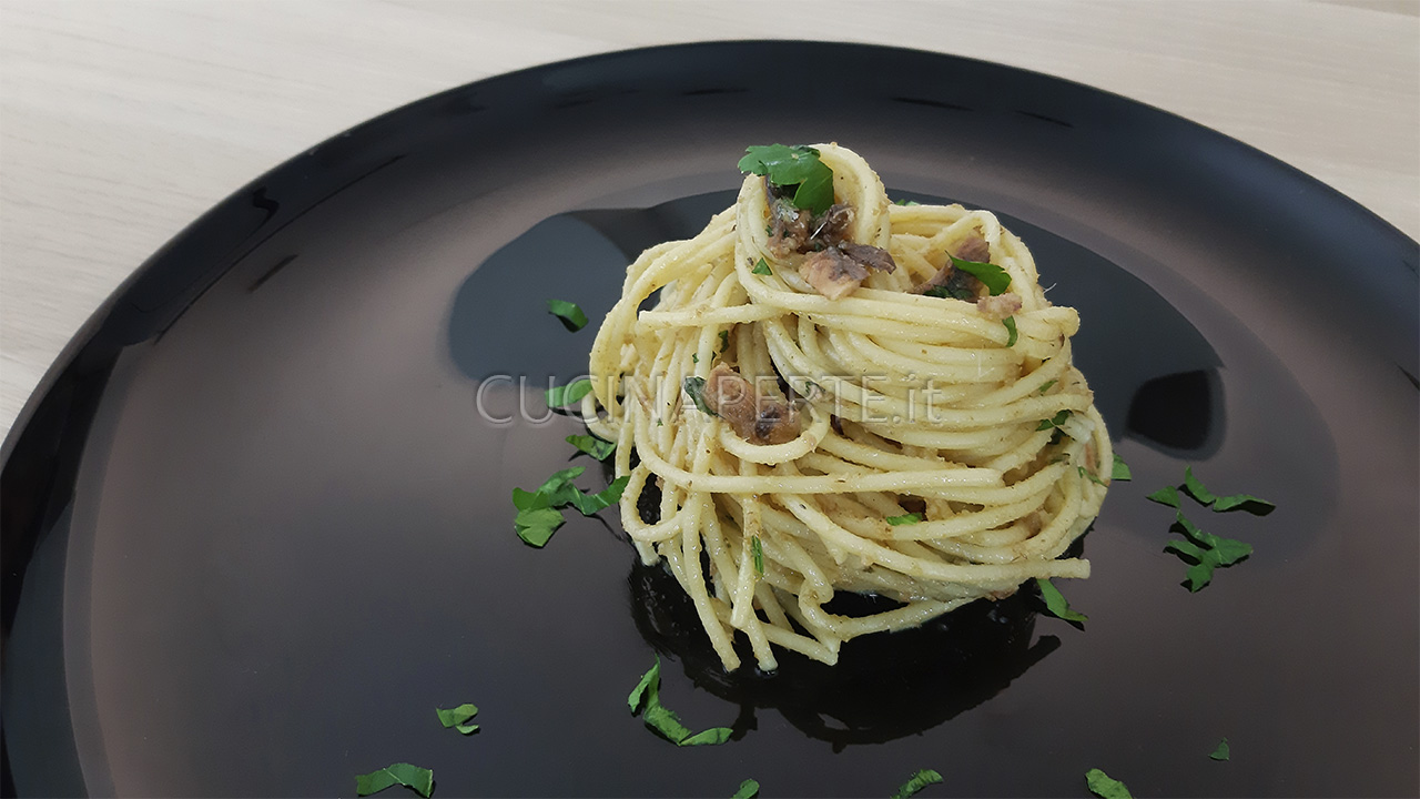 Spaghetti Acciughe E Pangrattato - Cucina Per Te